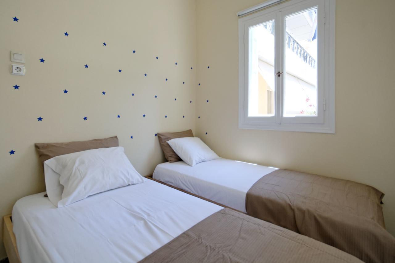 Kosta'S Cottage House Athene Buitenkant foto