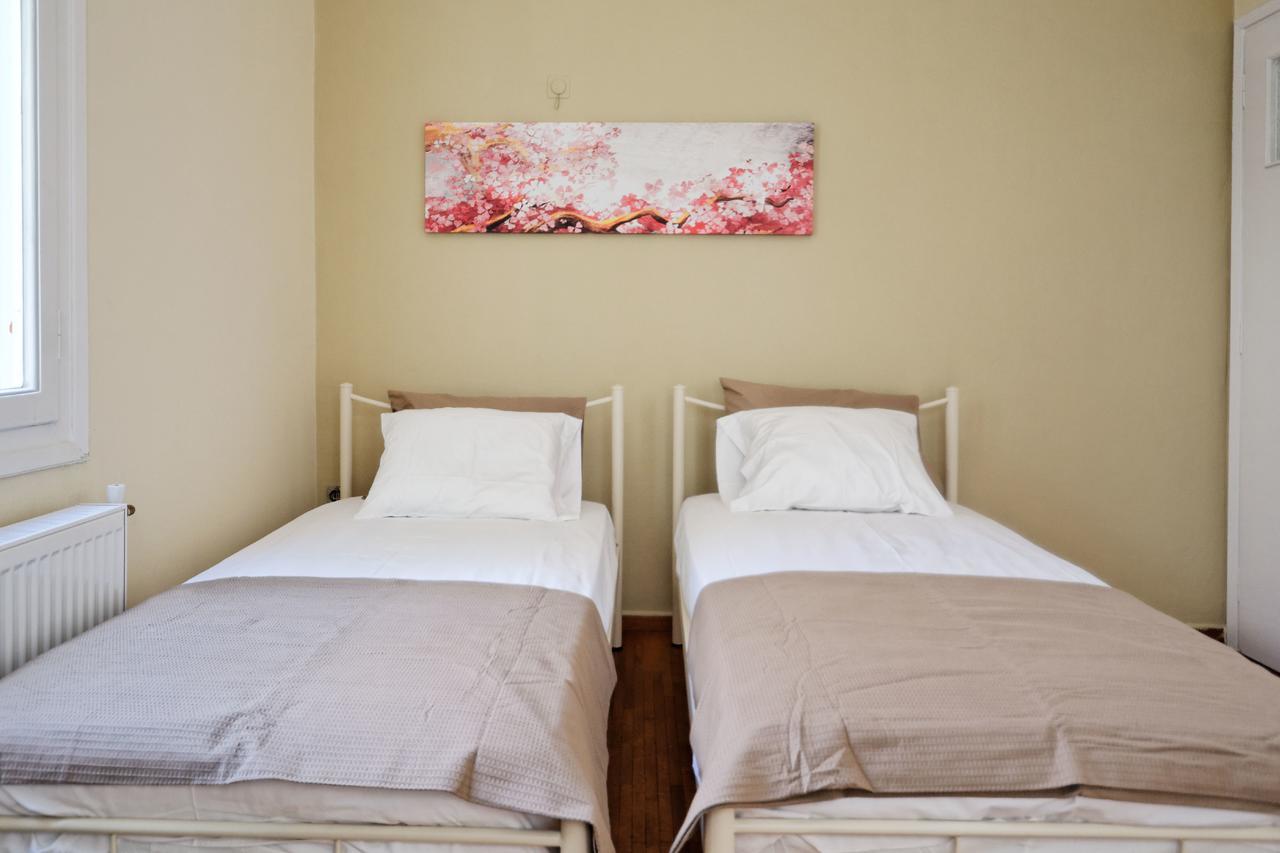 Kosta'S Cottage House Athene Buitenkant foto